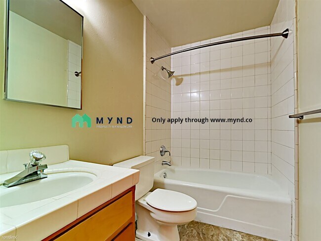 Building Photo - 1 br, 1 bath  - 5994 Lake Crest Way Apt 16