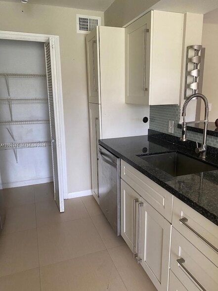 Building Photo - 2371 NW 33rd St