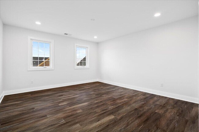 Building Photo - 413 Weston Park