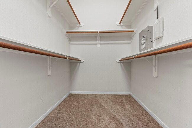 Building Photo - 3334 Clearview Villa Way