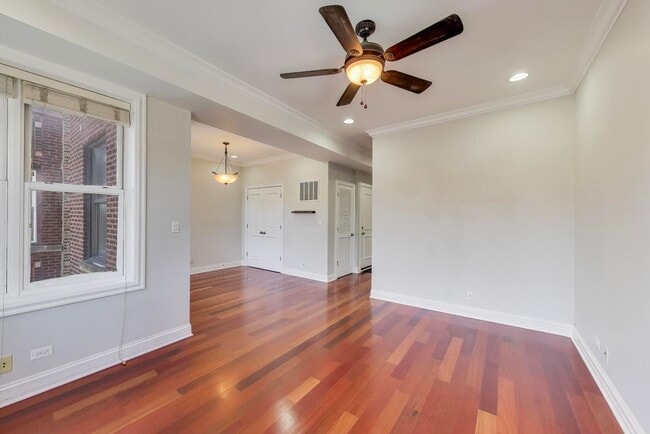 Building Photo - 4331 N Sacramento Ave