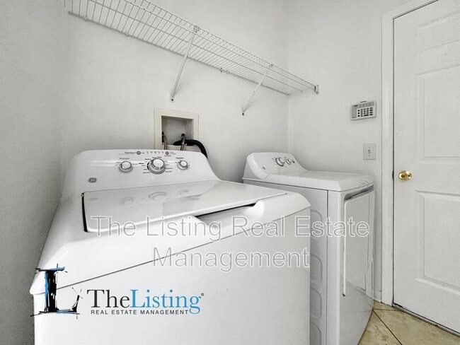 Building Photo - 8814 Sandy Plains Dr