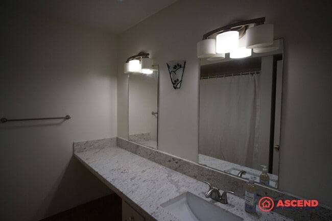 Building Photo - Gorgeous Home in Stockdale Park!