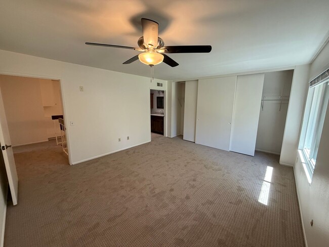 Building Photo - Two-Story 3 Bed, 3 Bath with Bonus Room in...