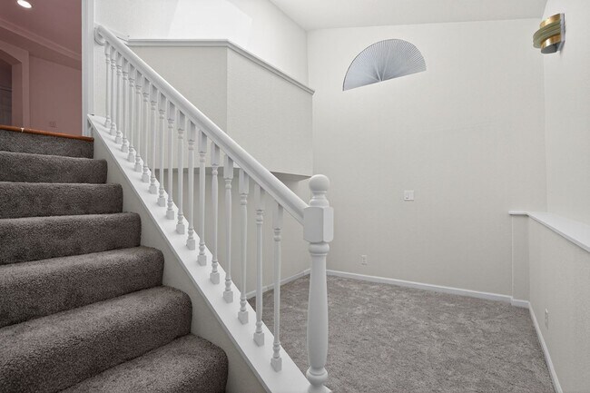 Building Photo - 2230 Sol St