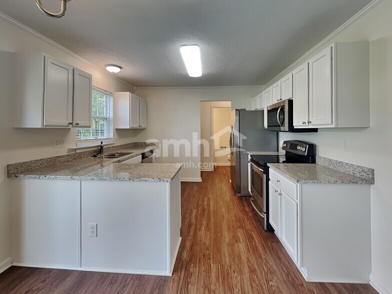 Building Photo - 466 Indian Lake Dr