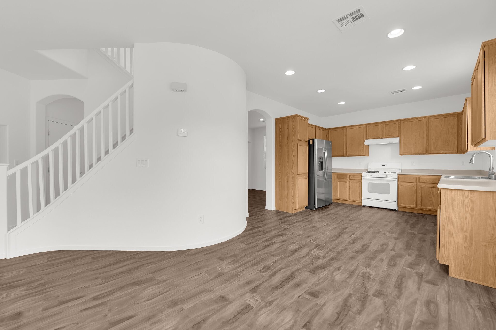 Building Photo - 9633 Rolling Thunder Ave