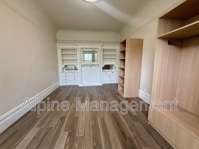 Building Photo - 274 4th Ave