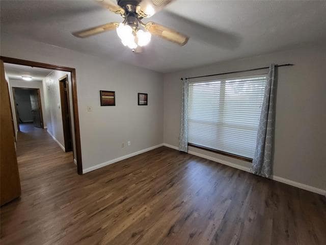 Building Photo - 1106 Meadowview Dr