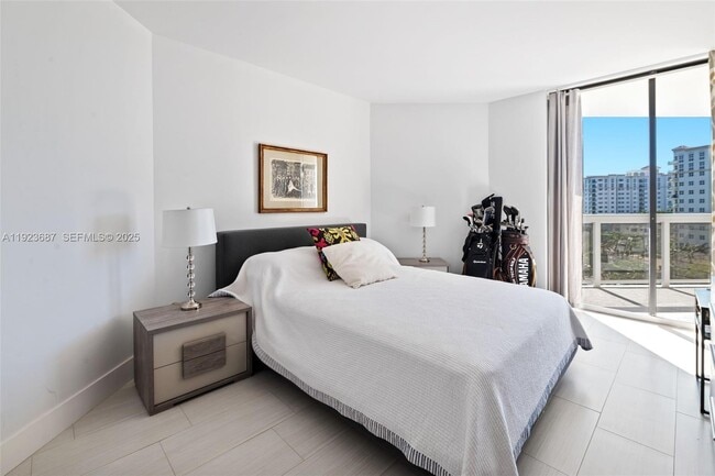 Building Photo - 20185 E Country Club Dr