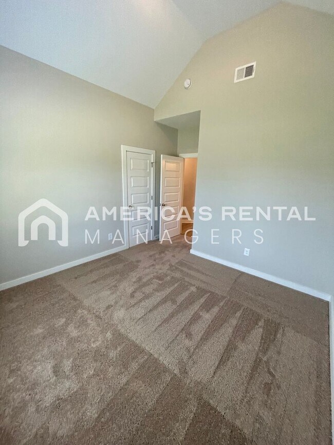 Building Photo - Home for Rent in Eastaboga, AL!! Available...