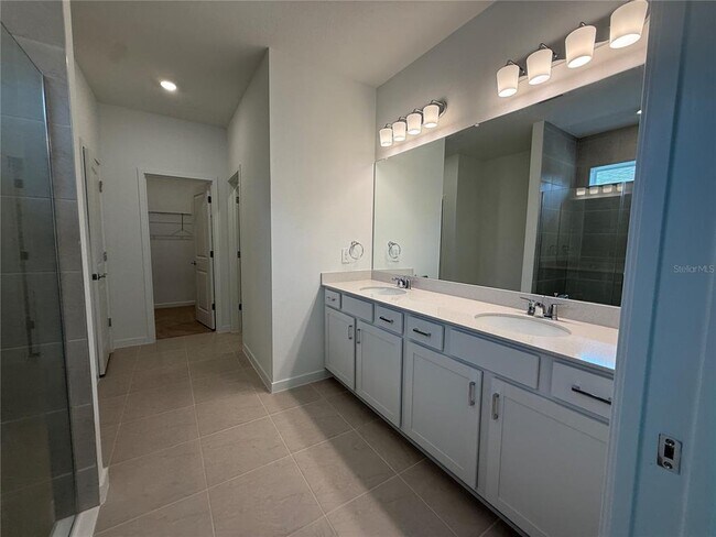 Building Photo - 3915 Big Sky Dr