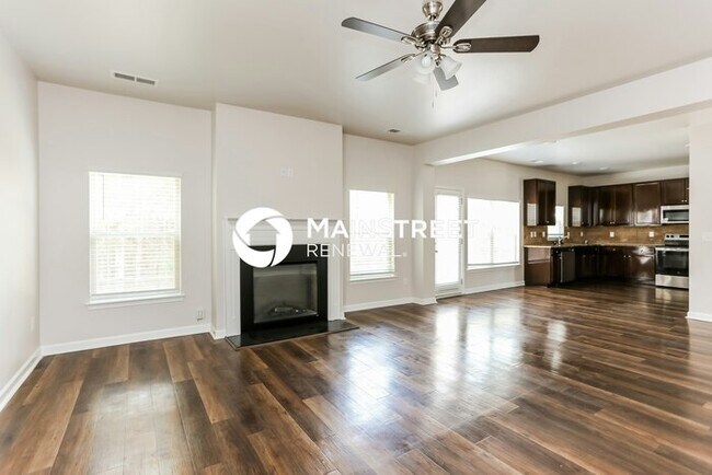 Building Photo - 5 Bedroom Pet-Friendly Home in STOCKBRIDGE, GA with Main Street Renewal