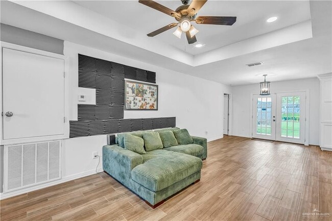 Building Photo - 2901 Tree Top Ct