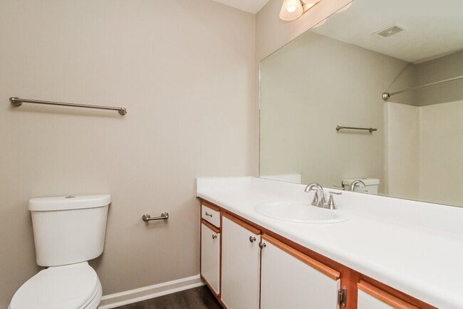 Building Photo - 1318 Lyndsey Ridge Dr