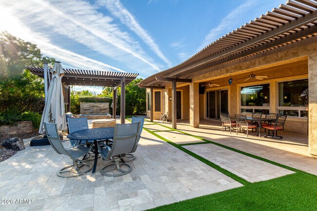 Building Photo - 12725 W Dale Ln