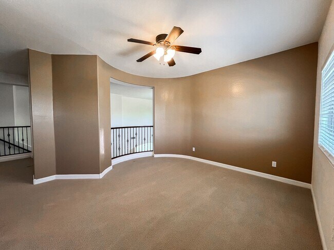 Building Photo - 4 Bed + Office | 3 Bath | 3-Car Garage | E...