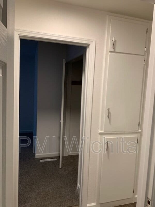 Building Photo - 2328 S Broadview St