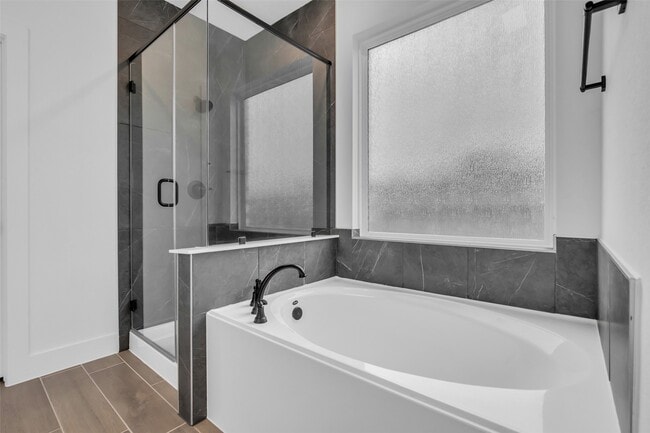 Building Photo - 12846 Meadow Wind Wy