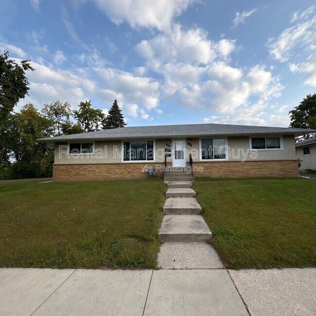 Building Photo - 2059 Burns Ave