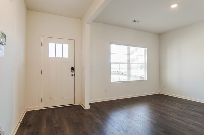 Building Photo - 5776 Timber Leaf Lp
