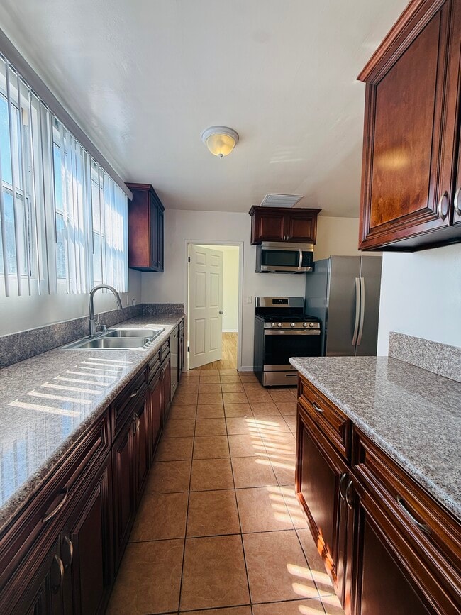 Building Photo - 818 Shenandoah St