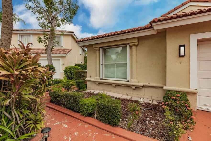 Building Photo - 6298 Harbour Chase Dr