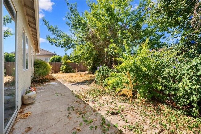 Building Photo - 5733 Spenlow Way