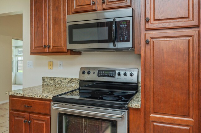 Building Photo - 3009 La Salle Ct