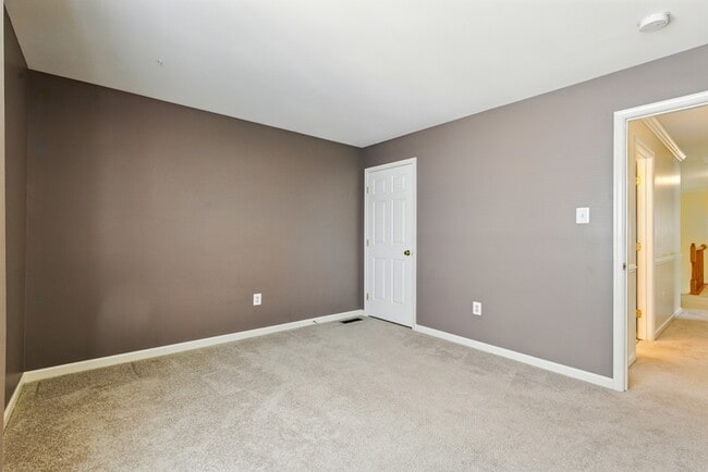Building Photo - 2513 Holly Springs Ct