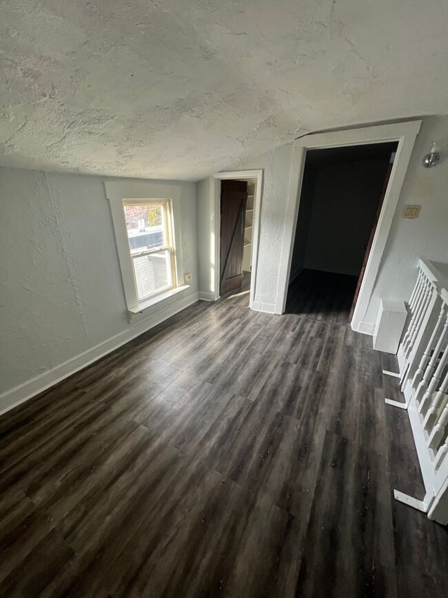 Building Photo - Renovated 2 BD, 1 BA Home in Lancaster!