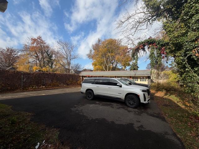 Building Photo - 338 W 10th St