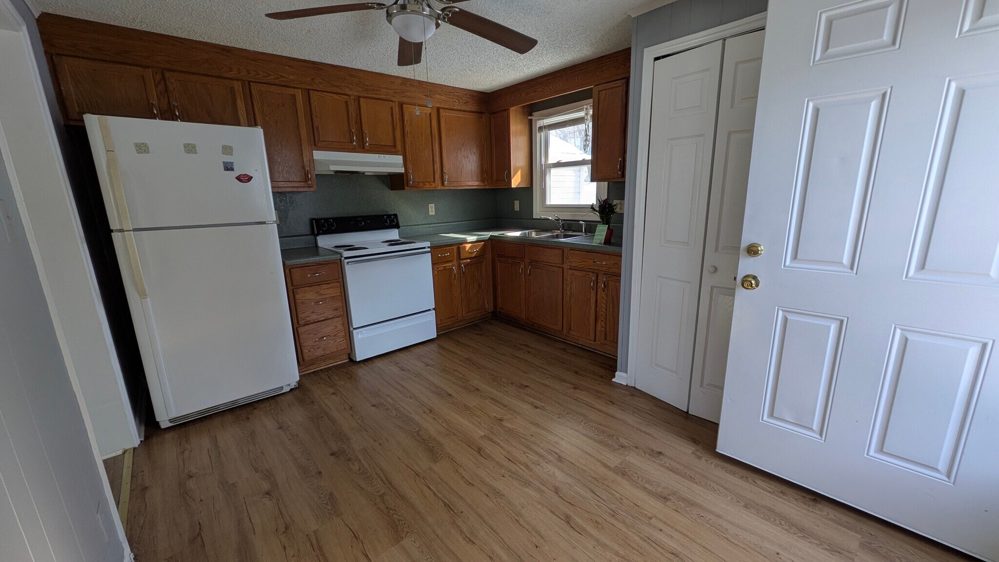 Kitchen - 2068 Annandale Ct