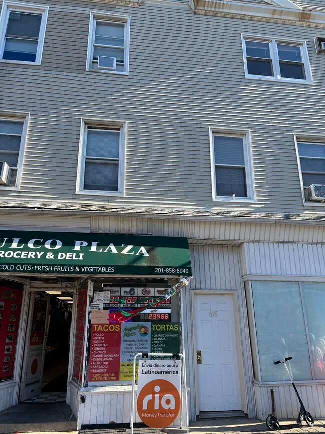 Primary Photo - 618 Broadway
