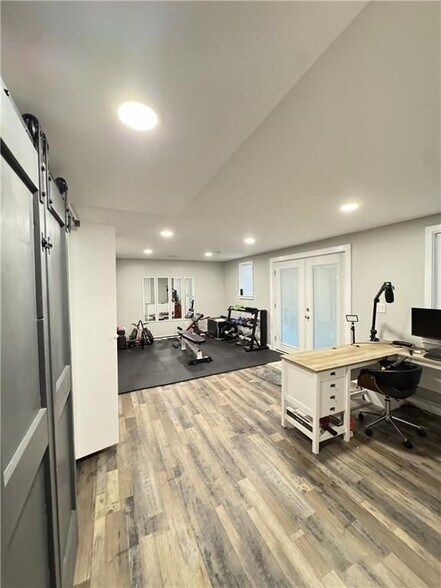 Building Photo - 3492 Point View Cir