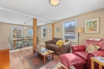 Building Photo - Spacious 3-Bedroom| Downtown Newnarket| Sept 1st!