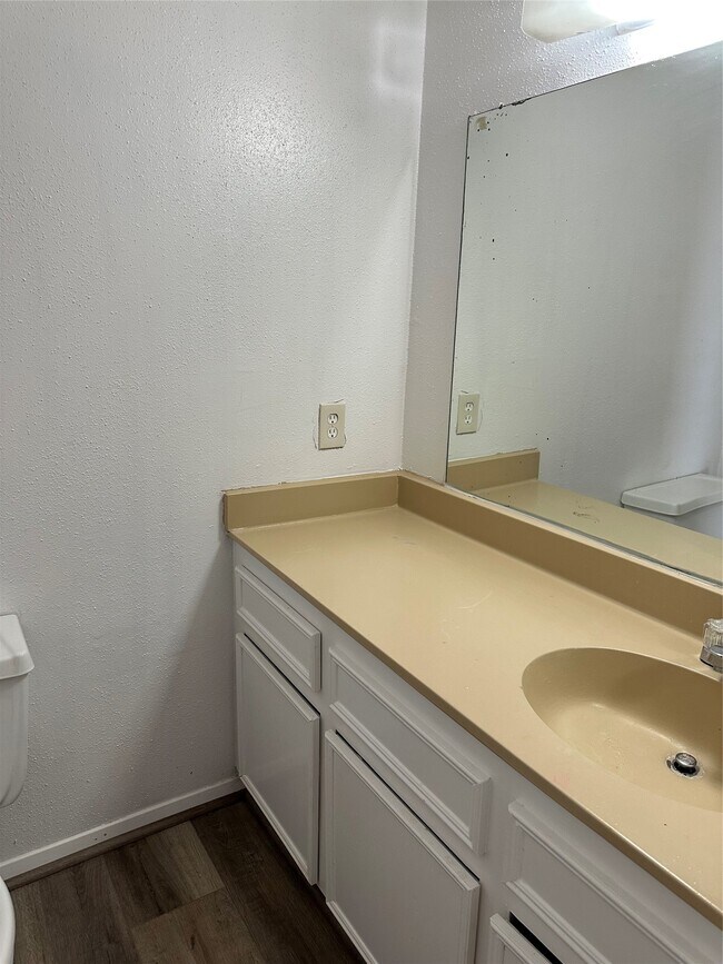 Building Photo - 10100 S Gessner Rd