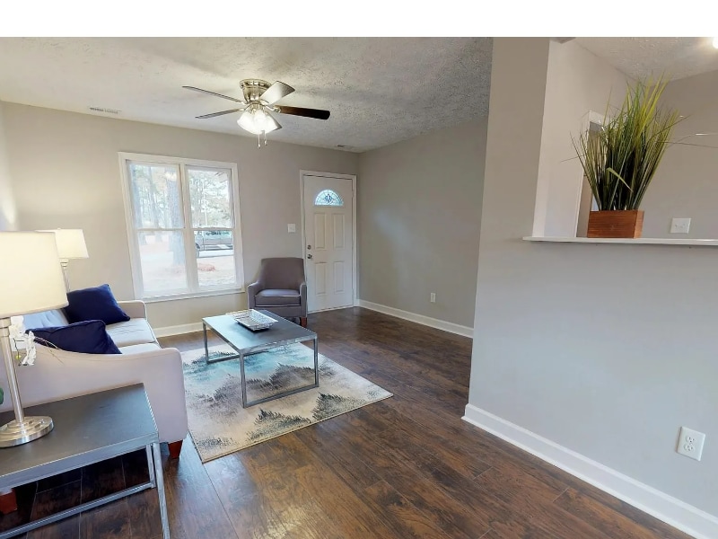 Building Photo - 1515 Doncaster Dr