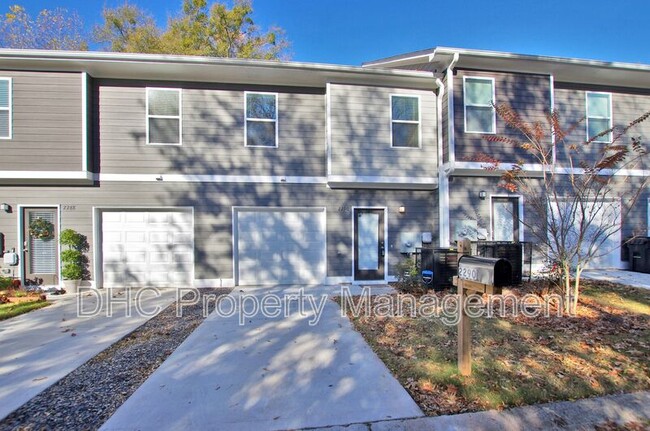 Building Photo - 2290 Connally Pl