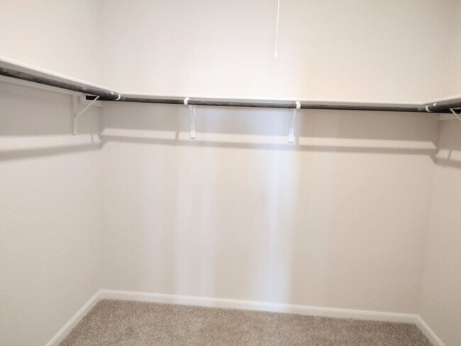 Building Photo - Beautiful 4 bedroom new build, it is a must see!!