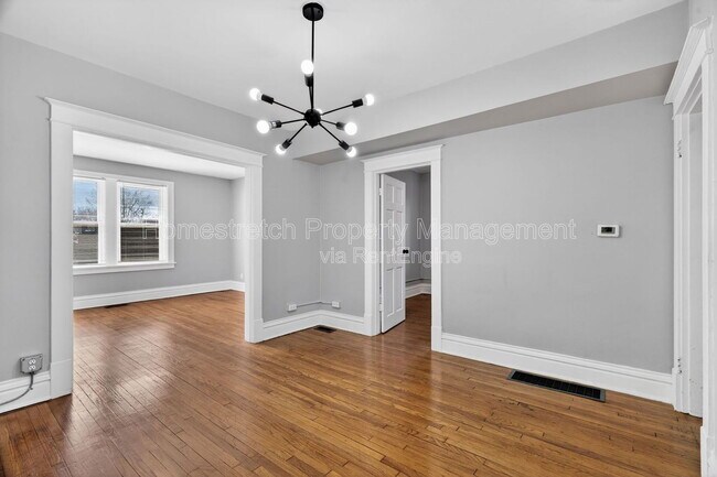 Building Photo - 3923 Miami St