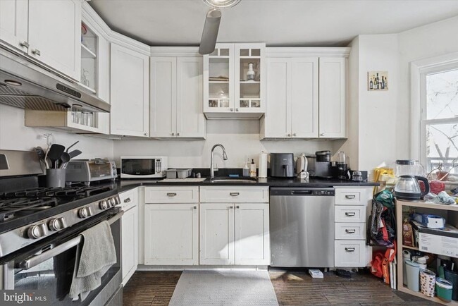 Building Photo - 3641 Warren St