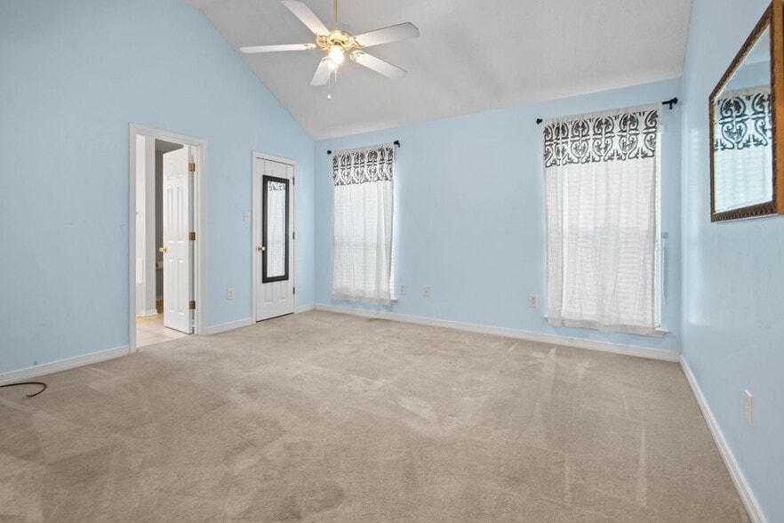 Building Photo - 102 Woods Dr
