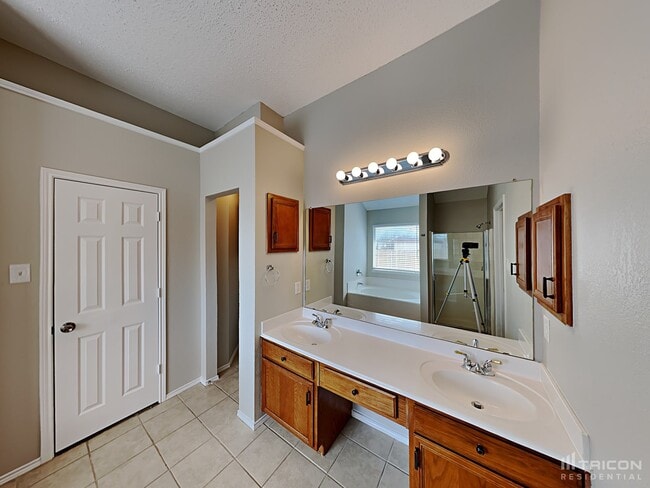 Building Photo - 11017 Deer Trail