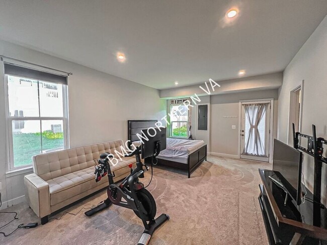Building Photo - 7731 Blackburn Ridge Dr