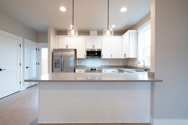 Building Photo - New Build 3 Bed, 1.5 Bath Rental Home in Centennial neighborhood!