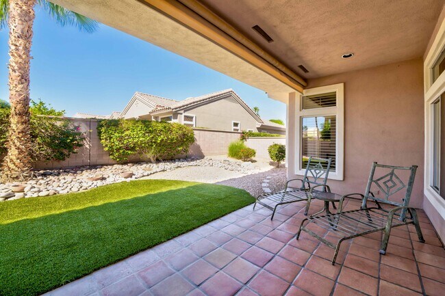 Building Photo - 38537 Fallbrook Ave