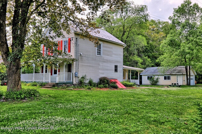 Building Photo - 153 Bross St