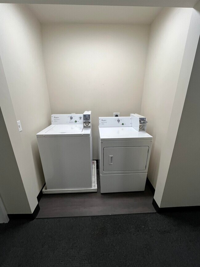 Building Photo - 3554 E Washington Ave