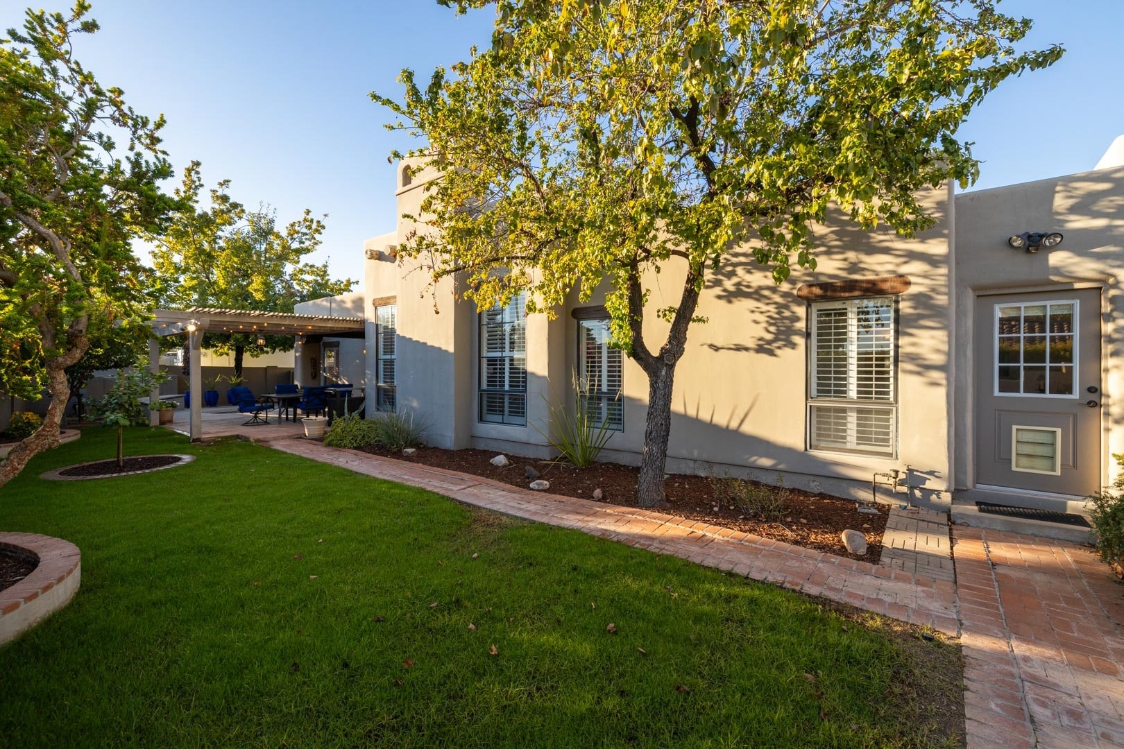 Building Photo - 3121 E Claremont Ave